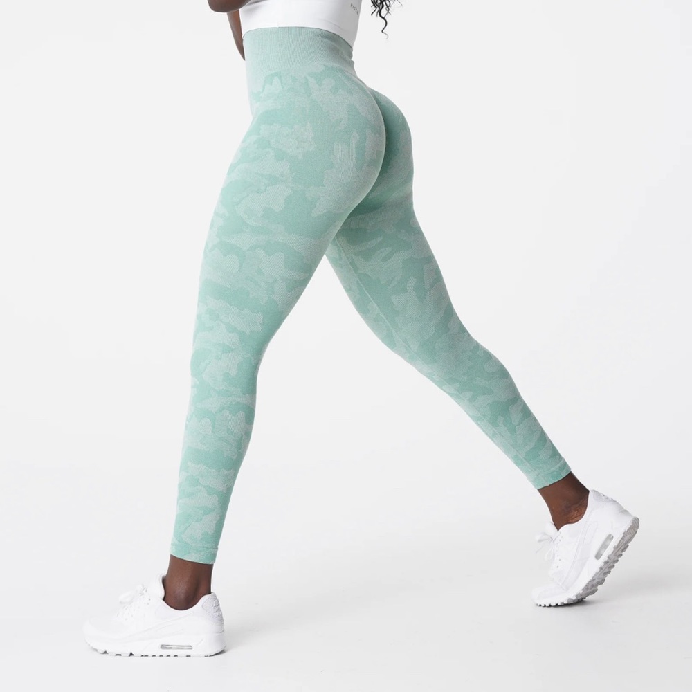 NVGTN Sage Green Camo Seamless Leggings - Picture 1 of 3